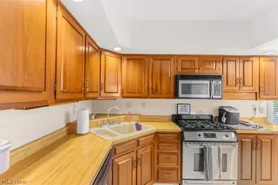 255 Grandview Avenue, Hubbard, OH 44425 - Photo 11