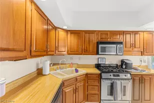 255 Grandview Ave, Hubbard, OH 44425 - Photo 11