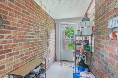 255 Grandview Avenue, Hubbard, OH 44425 - Photo 5