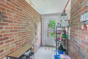 255 Grandview Ave, Hubbard, OH 44425 - Photo 5