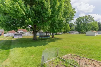 255 Grandview Avenue, Hubbard, OH 44425 - Photo 29