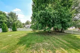 835 Yorkshire Dr, Ravenna, OH 44266 - Photo 27
