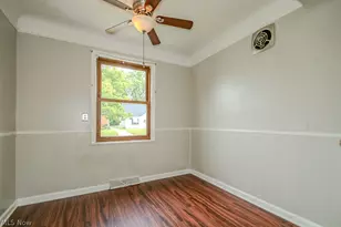 262 E 323rd St, Willowick, OH 44095 - Photo 13
