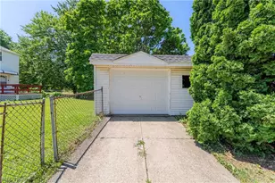 19211 Mohican Ave, Loveland, OH 44119 - Photo 29