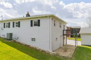 315 Nimitz Ave, Wintersville, OH 43953 - Photo 3