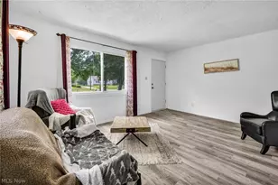 1276 Frederick Blvd, Akron, OH 44320 - Photo 7