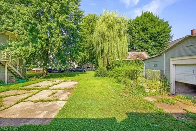909 Brown Avenue NW, Canton, OH 44703 - Photo 29