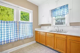 909 Brown Ave NW, Canton, OH 44703 - Photo 11