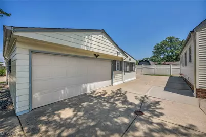3929 E 365th Street, Willoughby, OH 44094 - Photo 7