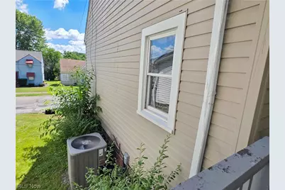 239 Hollywood Boulevard, Steubenville, OH 43952 - Photo 7