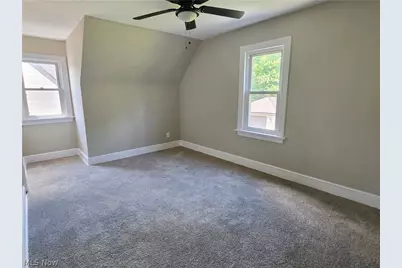 239 Hollywood Boulevard, Steubenville, OH 43952 - Photo 17
