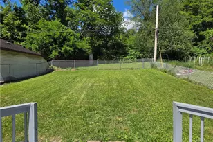 239 Hollywood Blvd, Steubenville, OH 43952 - Photo 5
