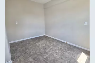 239 Hollywood Boulevard, Steubenville, OH 43952 - Photo 15