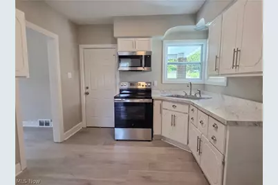 239 Hollywood Boulevard, Steubenville, OH 43952 - Photo 9
