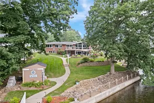 114 Lake Front Dr, Green, OH 44319 - Photo 3