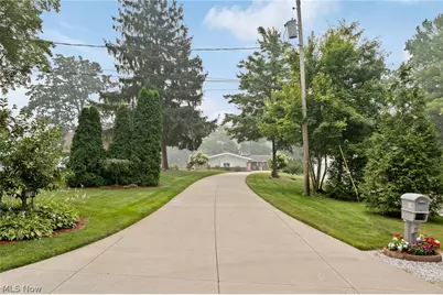 114 Lake Front Drive, Green, OH 44319 - Photo 9