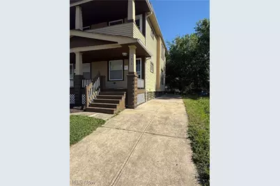 11824 Honeydale Avenue, Loveland, OH 44120 - Photo 3
