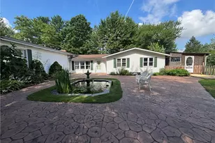 385 Cochran Rd, Aurora, OH 44202 - Photo 1
