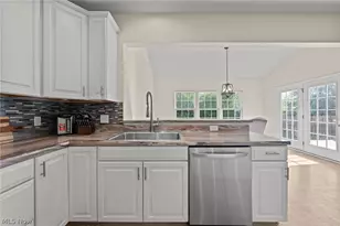 10359 Fox Hollow Cir, Twinsburg, OH 44087 - Photo 15