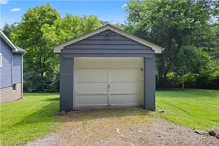 210 Arnell Ln, Steubenville, OH 43952 - Photo 3