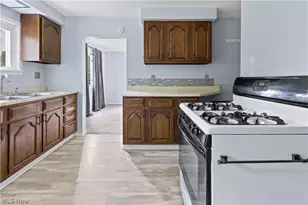 210 Arnell Ln, Steubenville, OH 43952 - Photo 9