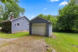 210 Arnell Ln, Steubenville, OH 43952 - Photo 5