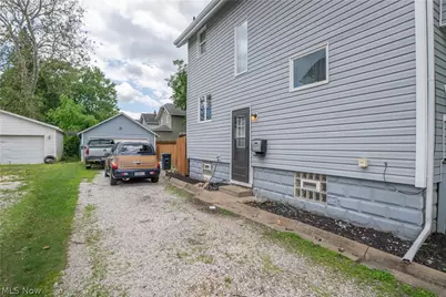 2116 Newton Street, Akron, OH 44305 - Photo 31