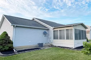 34877 Clear Creek Dr, North Ridgeville, OH 44039 - Photo 7