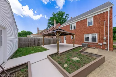 18526 Scottsdale Boulevard, Huber Heights, OH 44122 - Photo 33