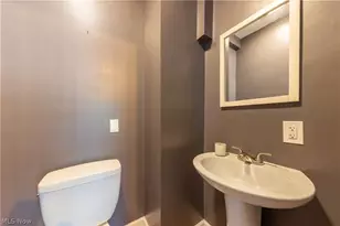 18526 Scottsdale Blvd, Huber Heights, OH 44122 - Photo 13