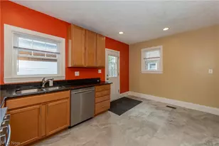 18526 Scottsdale Blvd, Huber Heights, OH 44122 - Photo 9