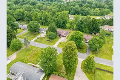 8160 Joyce Road, Grandview Heights, OH 44147 - Photo 41