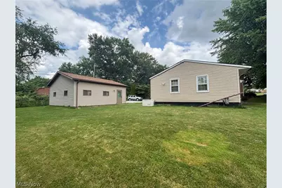 2425 40th Street NE, Canton, OH 44705 - Photo 5