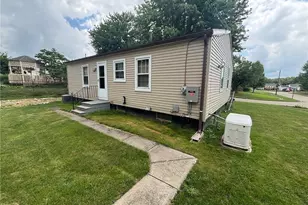 2425 40th St NE, Canton, OH 44705 - Photo 3