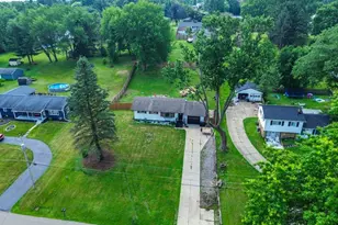 1014 Lillian St SW, Canton, OH 44706 - Photo 3
