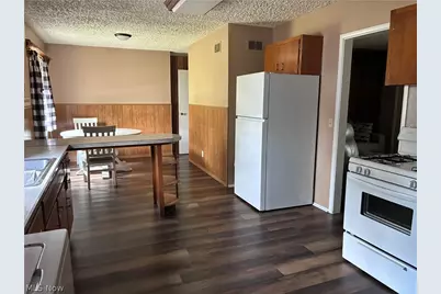2400 Midway Avenue NE, Canton, OH 44705 - Photo 11
