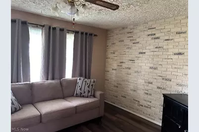 2400 Midway Avenue NE, Canton, OH 44705 - Photo 3