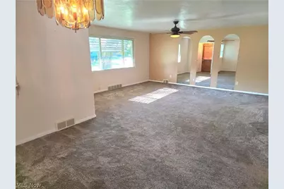976 N Pasadena Avenue, Elyria, OH 44035 - Photo 7