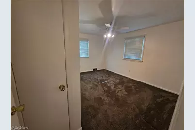 976 N Pasadena Avenue, Elyria, OH 44035 - Photo 15