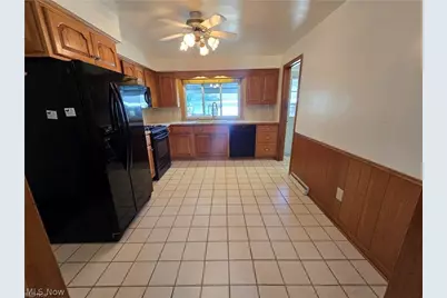 976 N Pasadena Avenue, Elyria, OH 44035 - Photo 9
