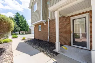 3395 Lenox Village Dr, Fairlawn, OH 44333 - Photo 3