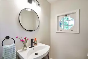399 Mineola Ave, Akron, OH 44320 - Photo 9