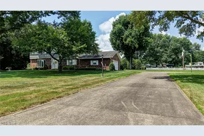 966 College Drive SE, New Philadelphia, OH 44663 - Photo 1