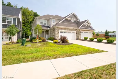143 Town Centre Drive, Grandview Heights, OH 44147 - Photo 3