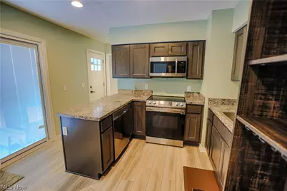 492 E Woodsdale Avenue, Akron, OH 44301 - Photo 21