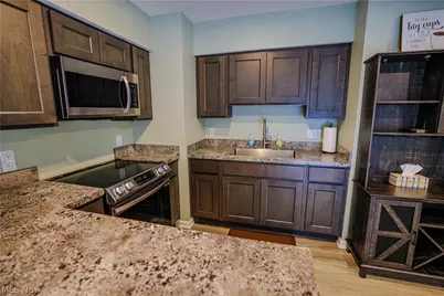 492 E Woodsdale Avenue, Akron, OH 44301 - Photo 19