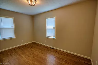492 E Woodsdale Avenue, Akron, OH 44301 - Photo 27