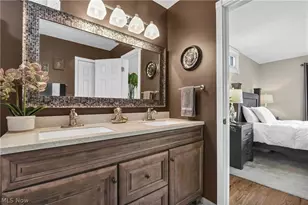 6815 Parkgate Oval, Green Hills, OH 44131 - Photo 17