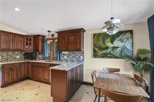 6815 Parkgate Oval, Green Hills, OH 44131 - Photo 11