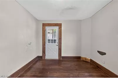 978 Wooster Road, Barberton, OH 44203 - Photo 9